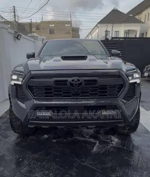 Toyota Tacoma 2025 Gray