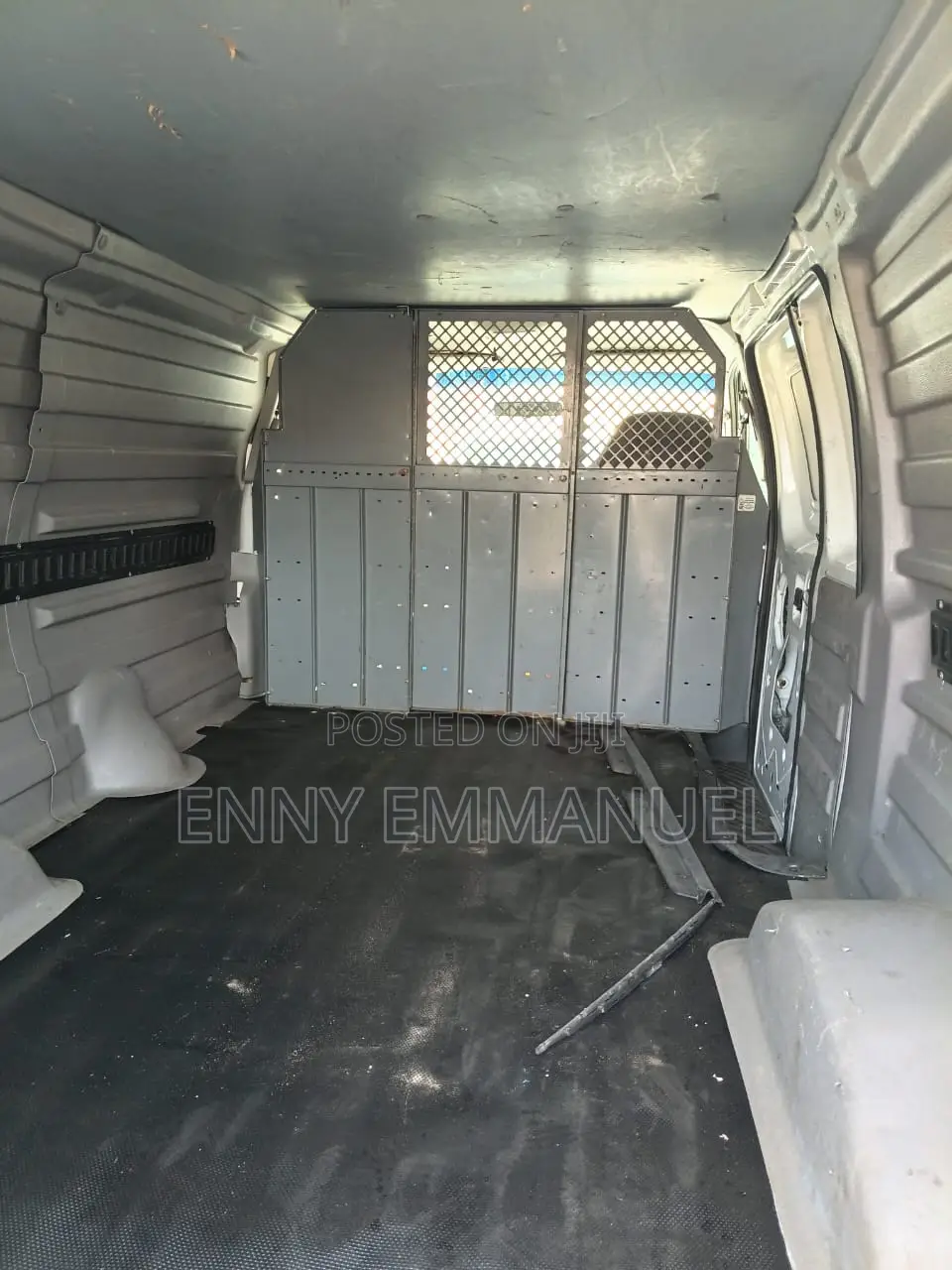 Ford E350 2007 White