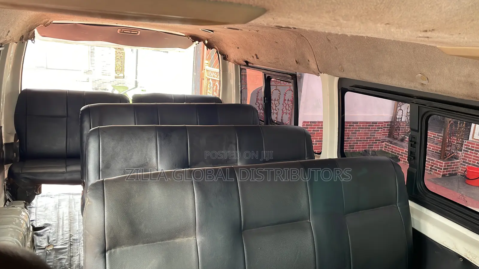 Toyota HiAce 2011 White