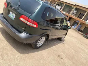 Toyota Sienna 2001 Green