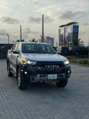Toyota Hilux SR5+ 4x4 2019 White