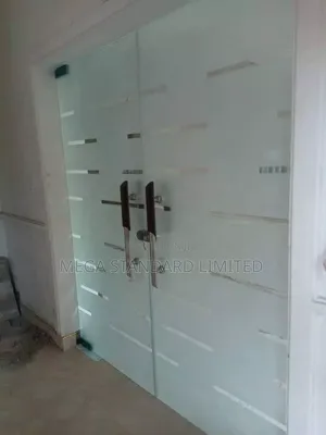 Frameless Glass Door/Cubicles