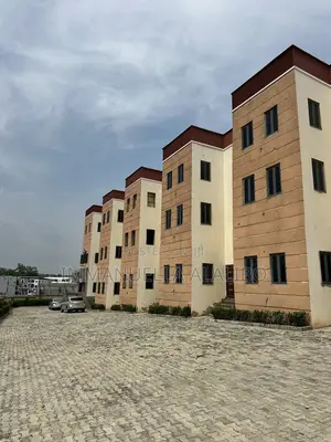 5bdrm Townhouse/Terrace in Idu Industrial for sale