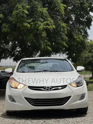 Hyundai Elantra Limited Sedan FWD (1.8L 4cyl 6A) 2013 White
