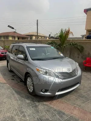 Toyota Sienna XLE 7 Passenger 2011 Gray