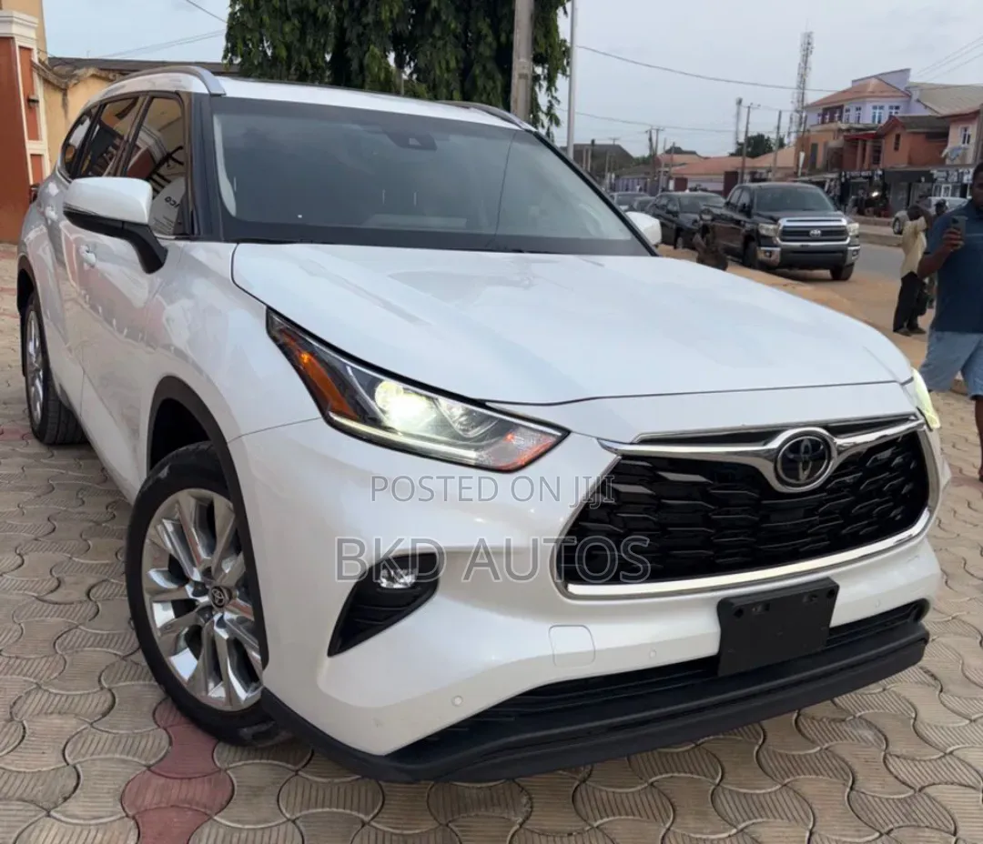 Toyota Highlander Limited AWD 2024 White