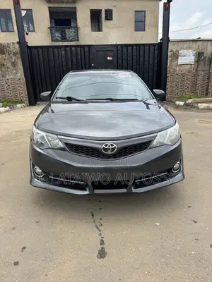 Toyota Camry SE 4dr Sedan (2.5L 4cyl 6A) 2012 Gray