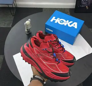 Hoka - Sneakers