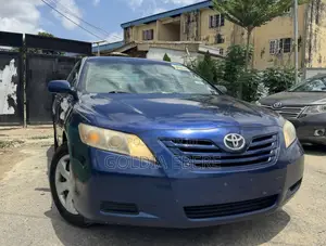 Toyota Camry 2018 Blue
