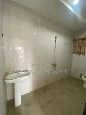 2bdrm Apartment in Osapa London Lekki for rent