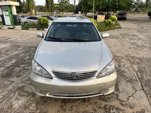 Toyota Camry LE 4dr Sedan (2.4L 4cyl 4A) 2004 Silver
