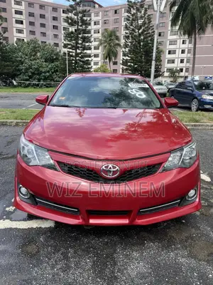 Toyota Camry SE 4dr Sedan (2.5L 4cyl 6A) 2014 Red