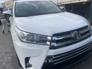 Toyota Highlander LE V6 4x4 (3.5L 6cyl 6A) 2016 White