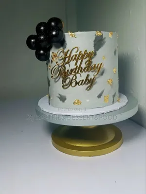Size 7 Buttercream Cake – 3 Layers, 3 Flavors
