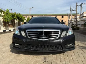 Mercedes-Benz E350 Base 4Matic Sedan AWD (3.5L 6cyl 7A) 2010 Black
