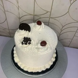 Size 6 Buttercream Cake – 2 Layers, Vanilla Chocolate