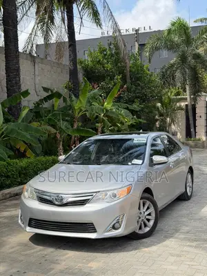 Toyota Camry XLE V6 4dr Sedan (3.5L 6cyl 6A) 2012 Silver
