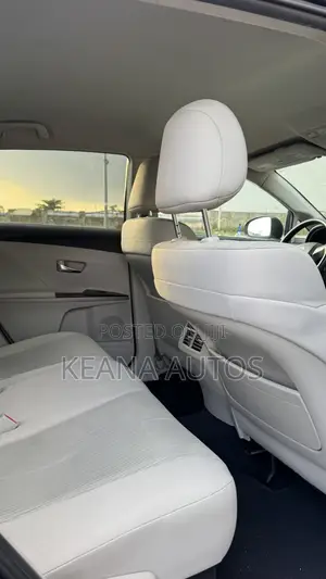 Toyota Venza LE 2010 Black