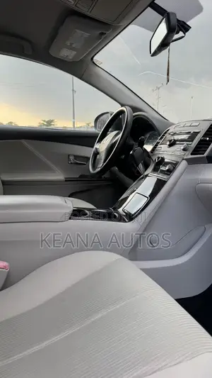 Toyota Venza LE 2010 Black