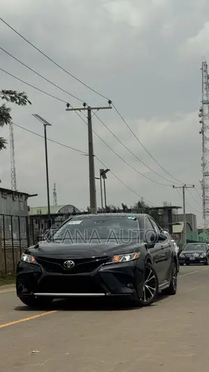 Toyota Camry SE (2.5L 4cyl 8A) 2019