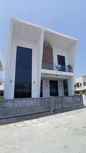 5bdrm Mansion in Chevron for sale