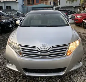 Toyota Venza 2010 Silver