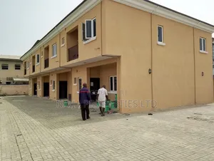 3bdrm Townhouse / Terrace in Skymall, Sangotedo for rent