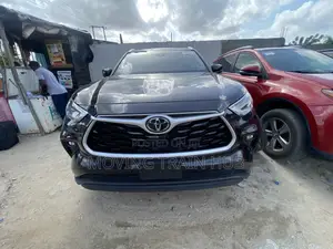 Toyota Highlander Limited 2021 Black