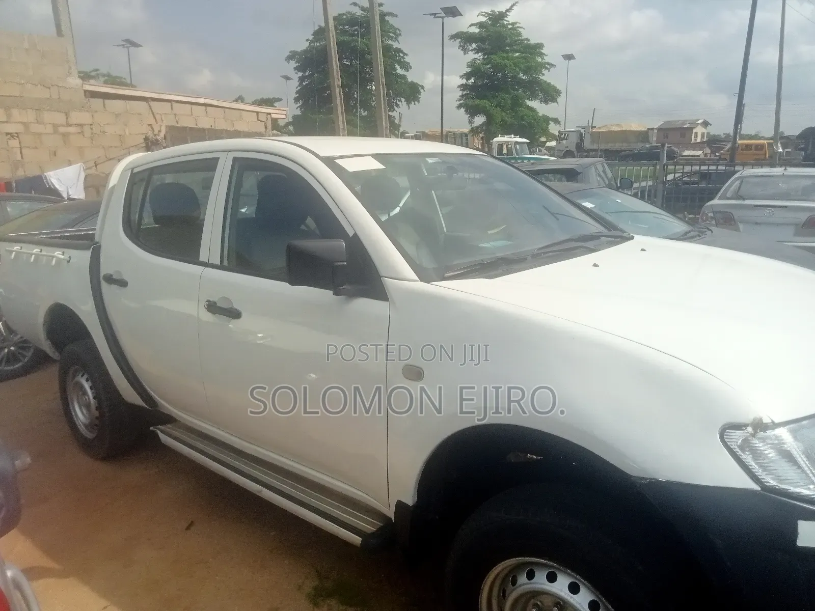 Mitsubishi L200 2012 Gold