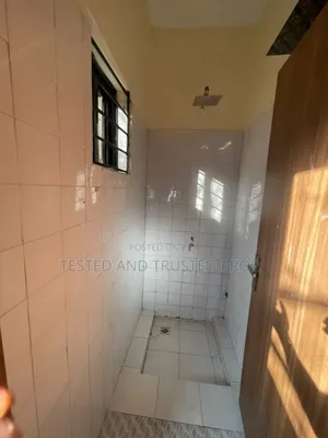 Mini Flat in Ikota Villa for rent