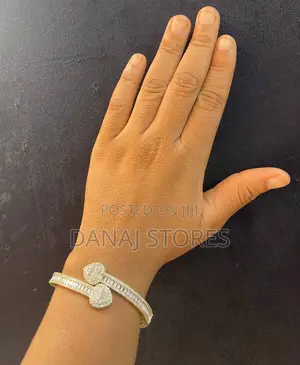 Ladies Zirconia Bracelet