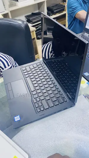 Laptop Dell Latitude 7390 16GB Intel Core i7 SSD 256GB