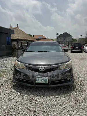 Toyota Camry XLE V6 4dr Sedan (3.5L 6cyl 6A) 2012 Gray