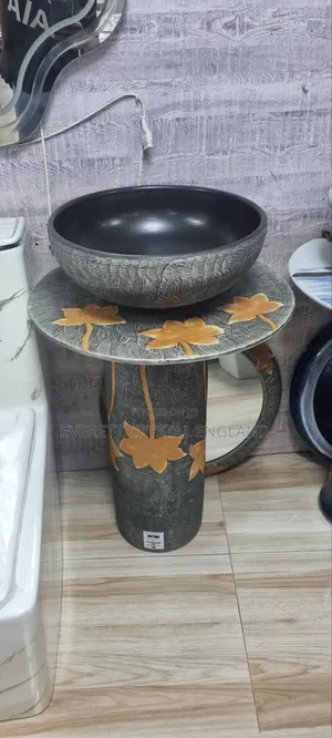 Luxury Standing Basin With Mirror