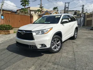 Toyota Highlander XLE 4dr SUV (3.5L 6cyl 6A) 2014 White