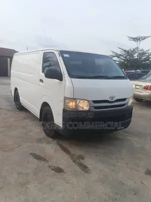 Toyota HiAce 2005 White