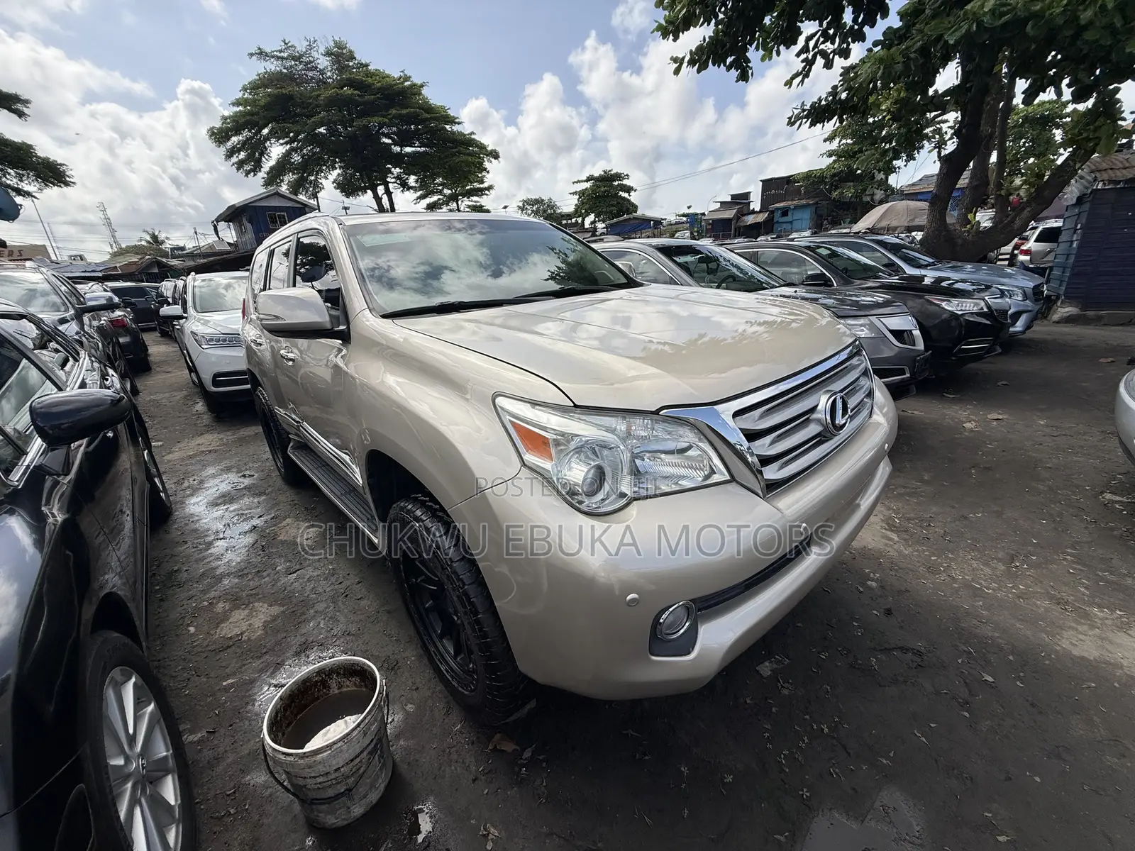 Lexus GX 460 2012 Gold
