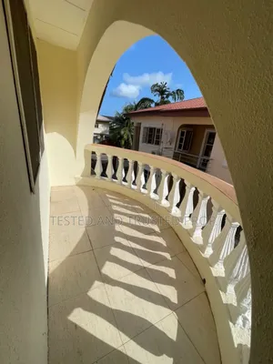 Mini Flat in Ikota Villa for rent