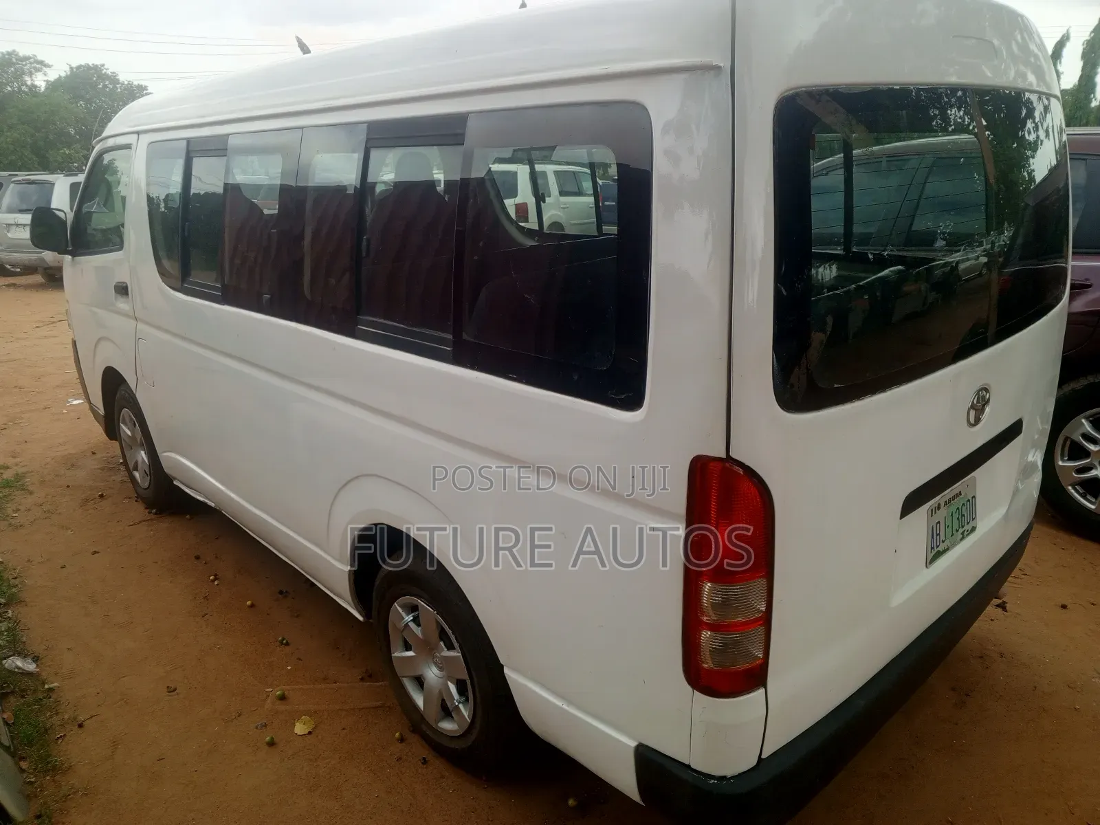 Toyota HiAce 2012 White