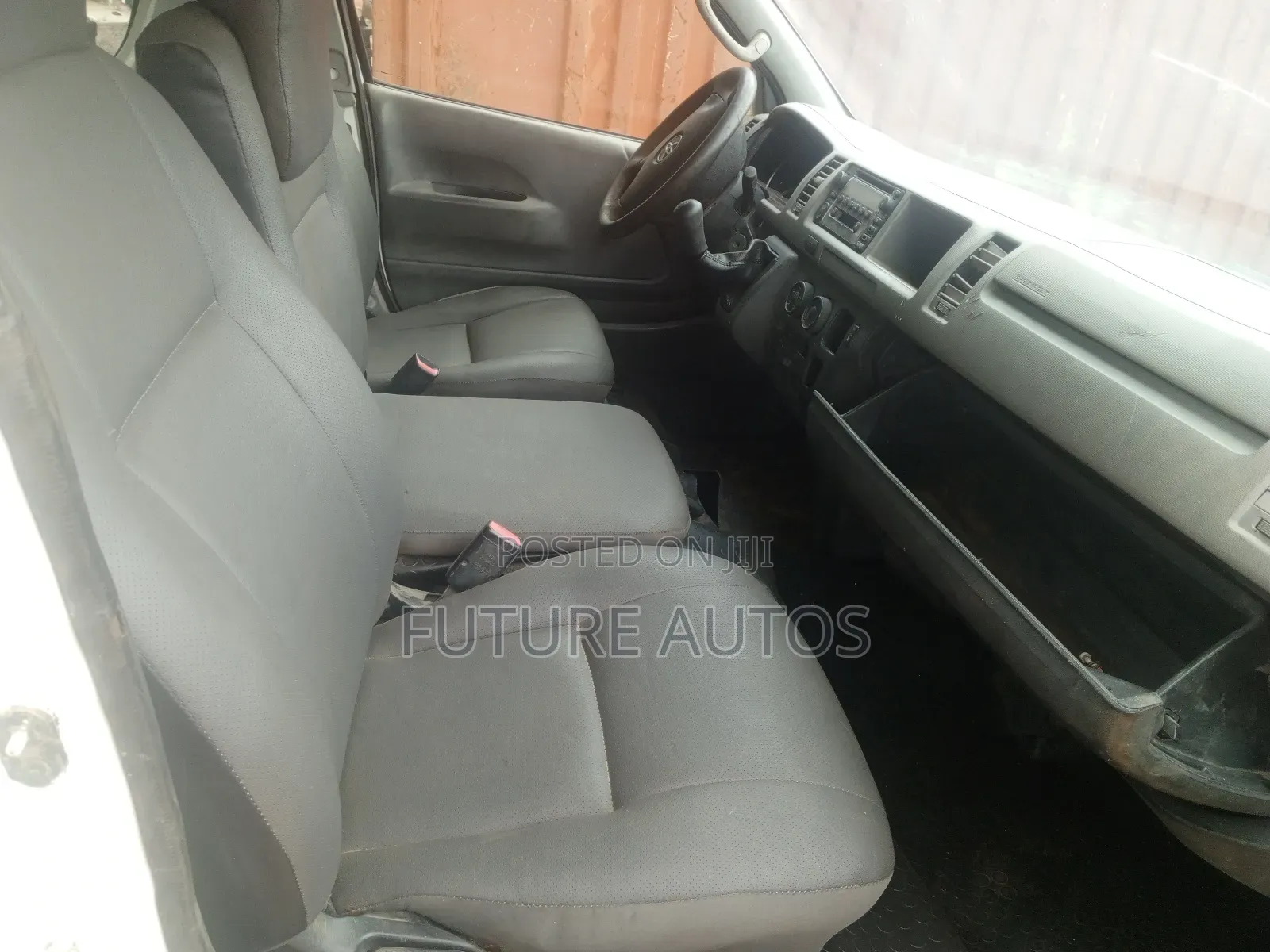 Toyota HiAce 2012 White