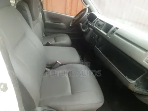 Toyota HiAce 2012 White