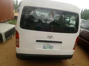 Toyota HiAce 2012 White