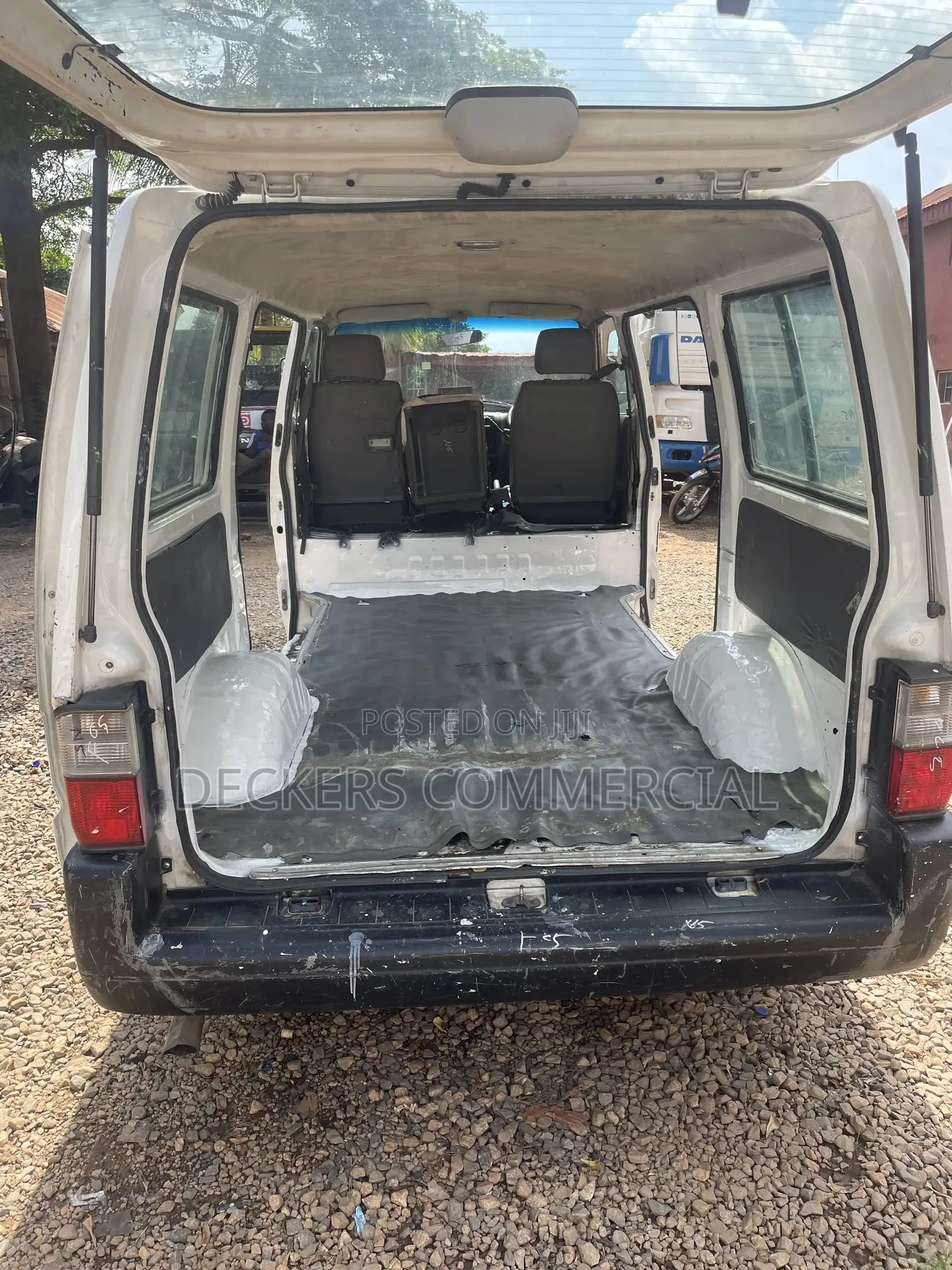 Nissan Vanette 2002 White