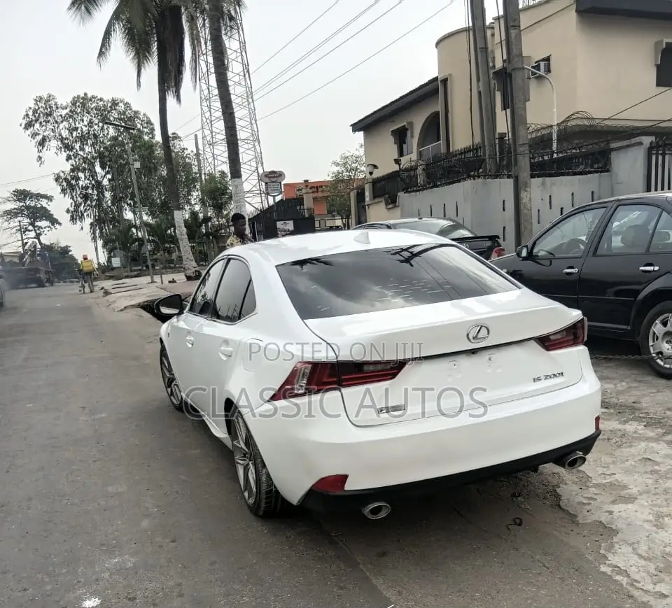 Lexus IS 2017 White