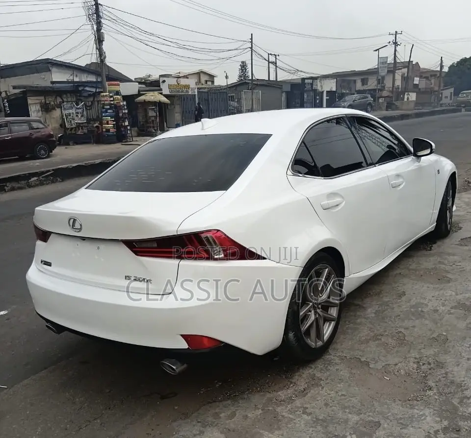 Lexus IS 2017 White