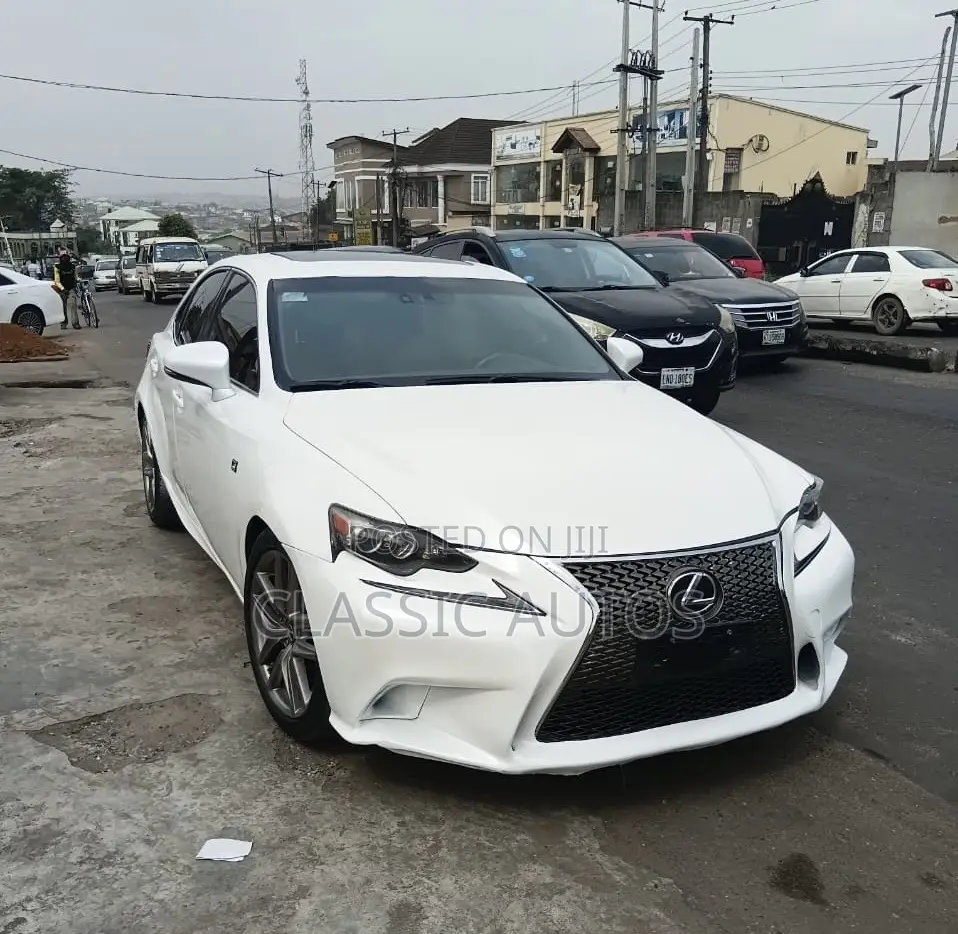 Lexus IS 2017 White