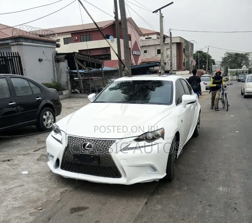 Lexus IS 2017 White