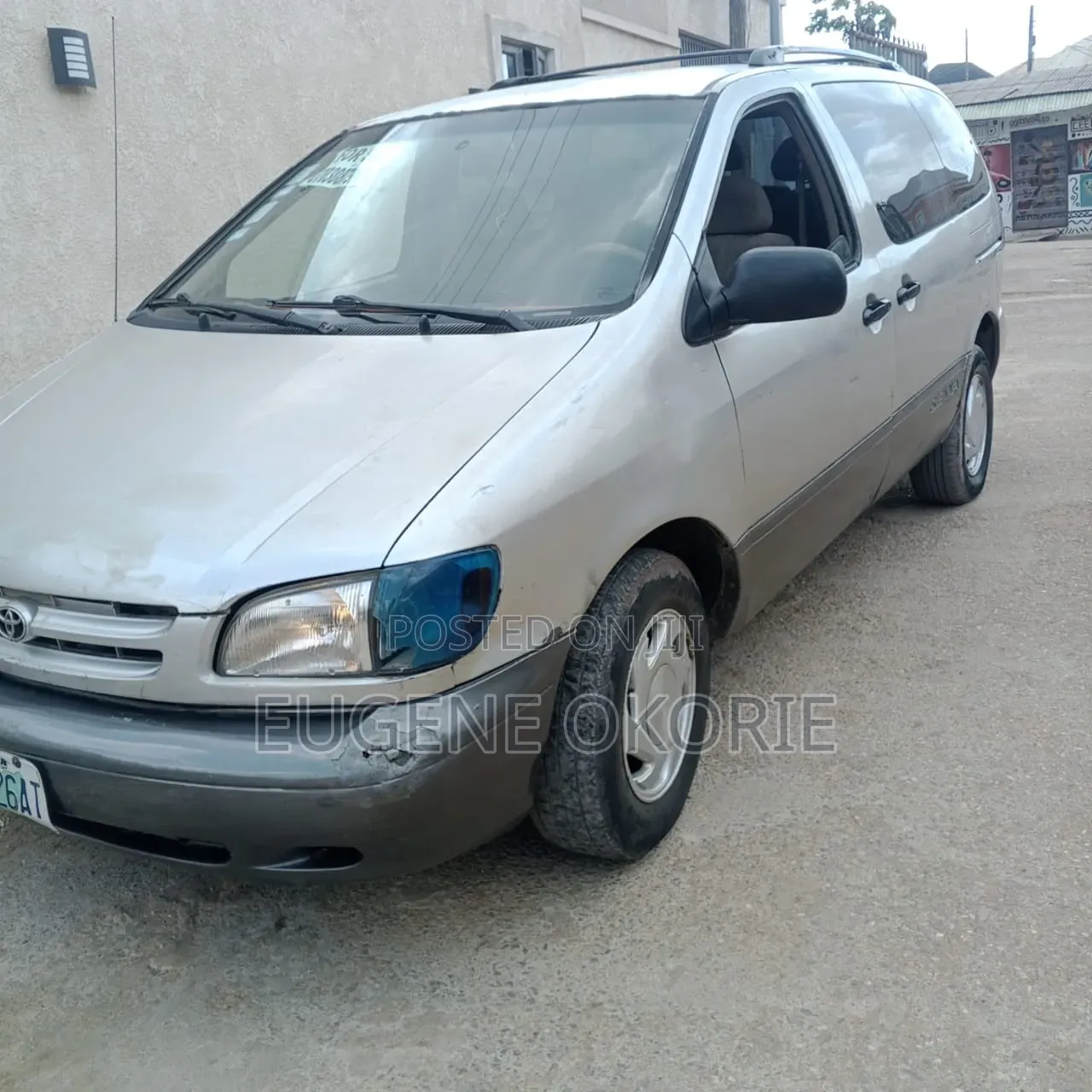 Toyota Sienna 2000 Silver