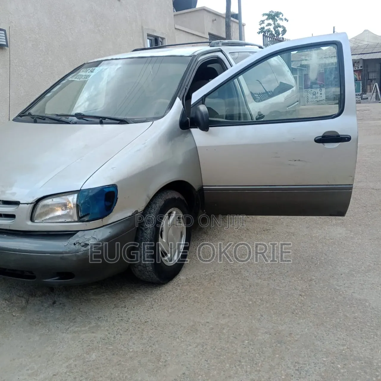 Toyota Sienna 2000 Silver