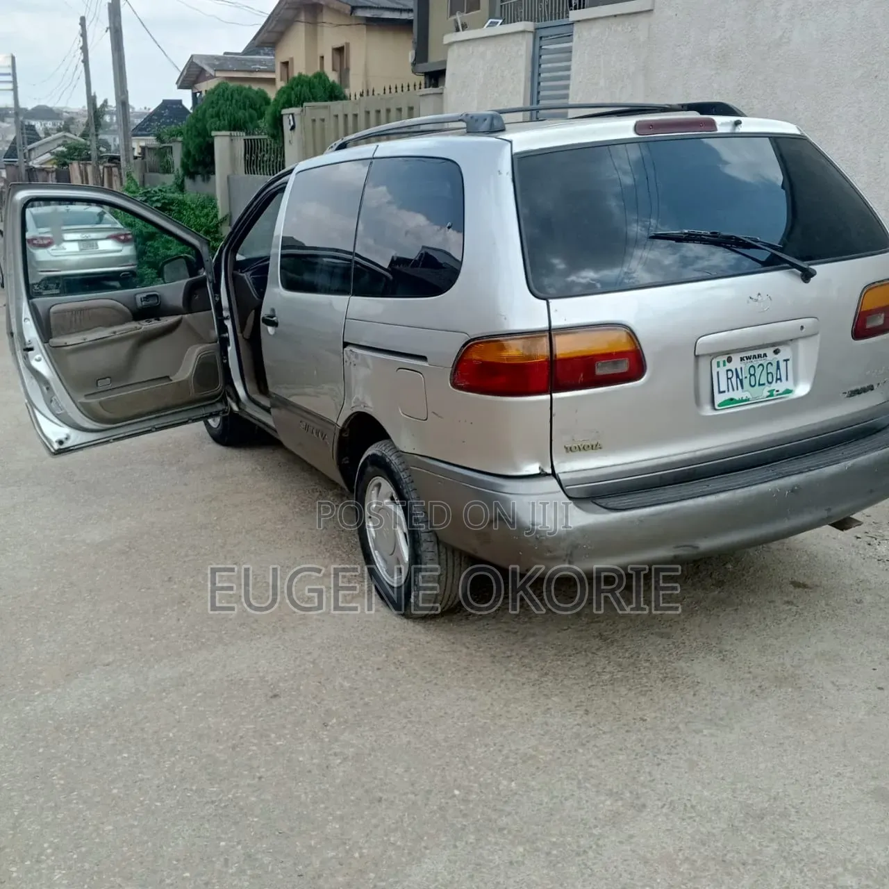 Toyota Sienna 2000 Silver